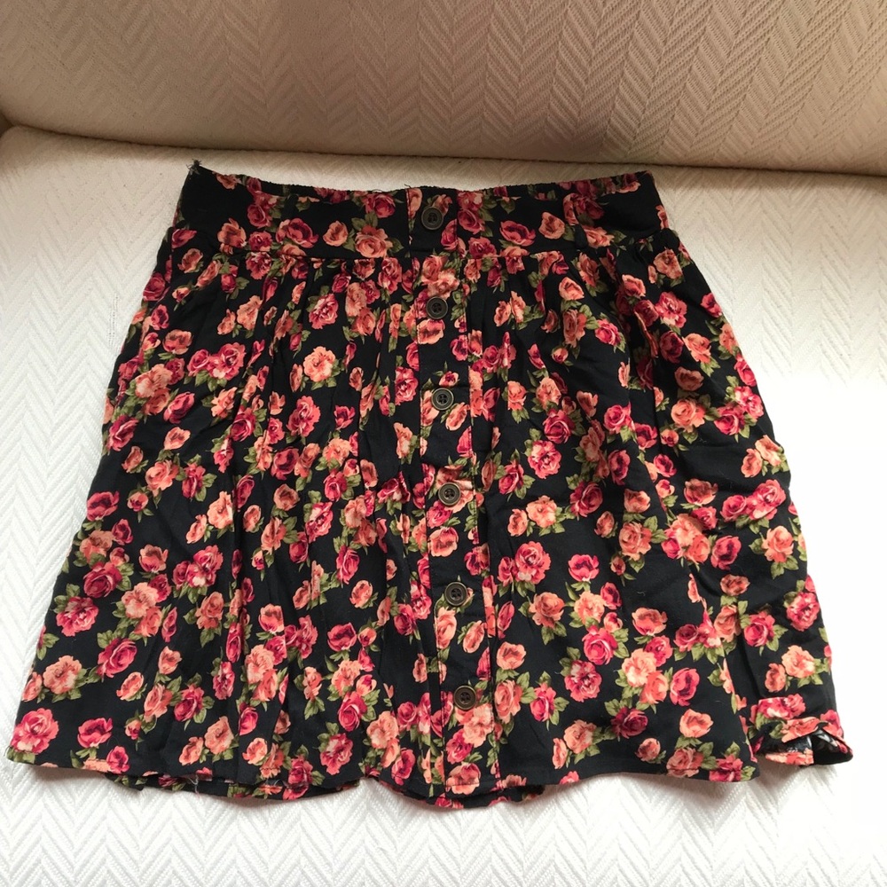 🖤🍃💐 Black Floral Pocket Skirt Buttons